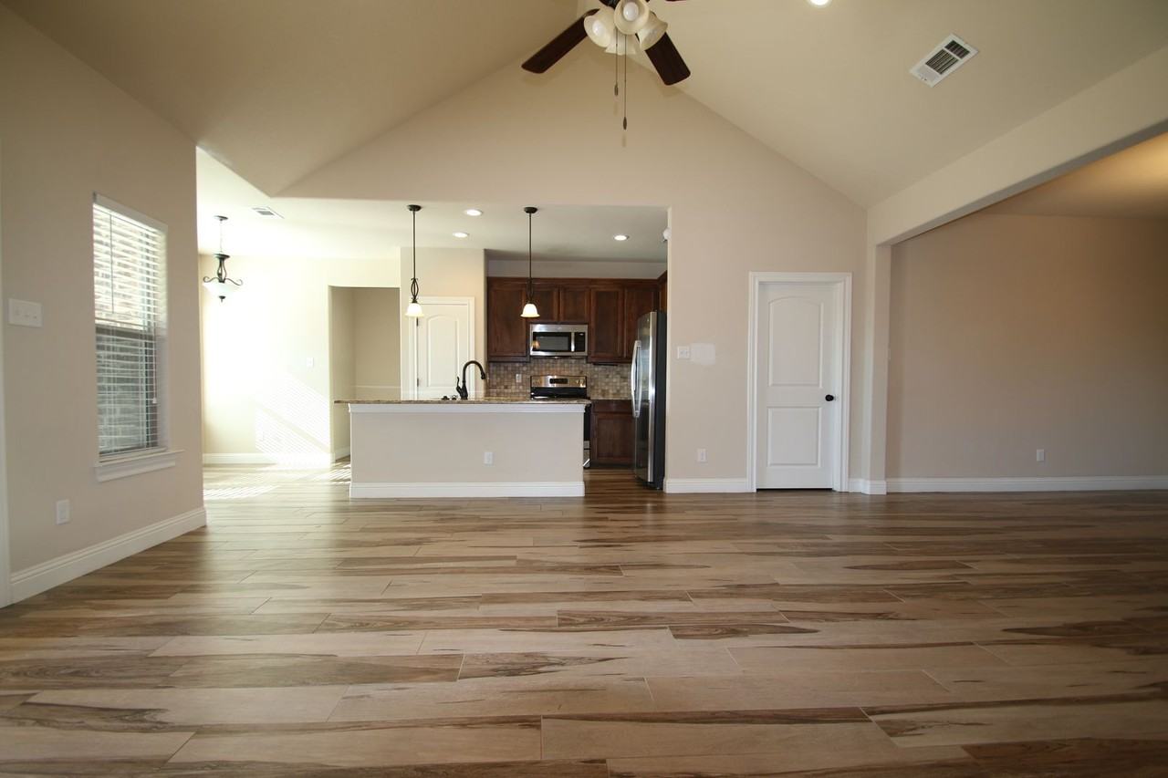 8009 Bangor Dr - Photo 6 of 28