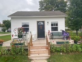 featured image of 92 E Ash St