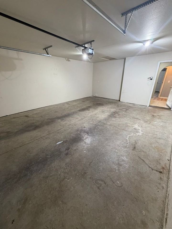 929 Wassom St - Photo 4 of 30