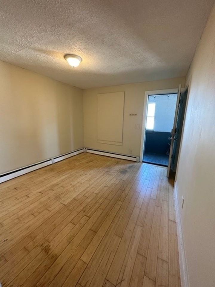 39 Hill St #102 - Photo 4 of 6