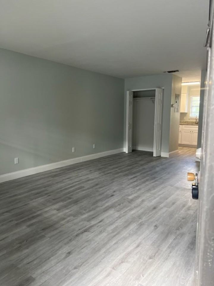 Salisbury Apartments - Photo 2 of 21