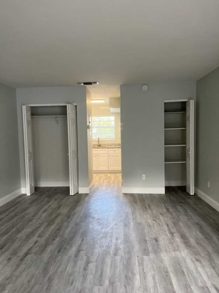 Salisbury Apartments - Photo 3 of 21