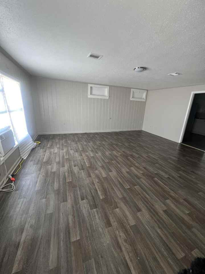 1000 E Simcoe St #1 - Photo 2 of 10