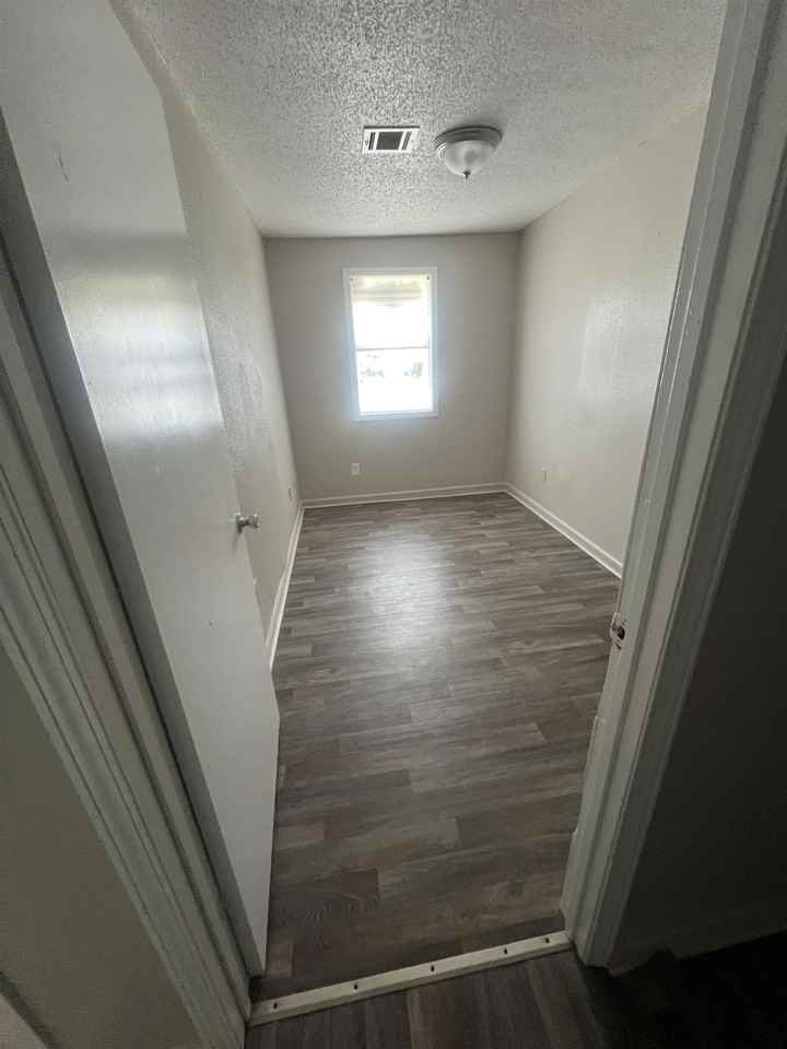 1000 E Simcoe St #1 - Photo 6 of 10