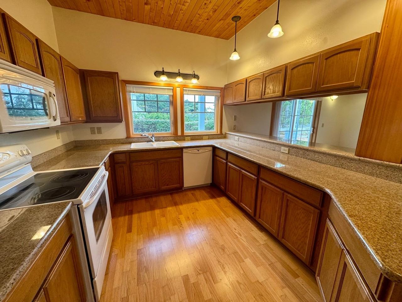 1399 Village Loop - Photo 6 of 27