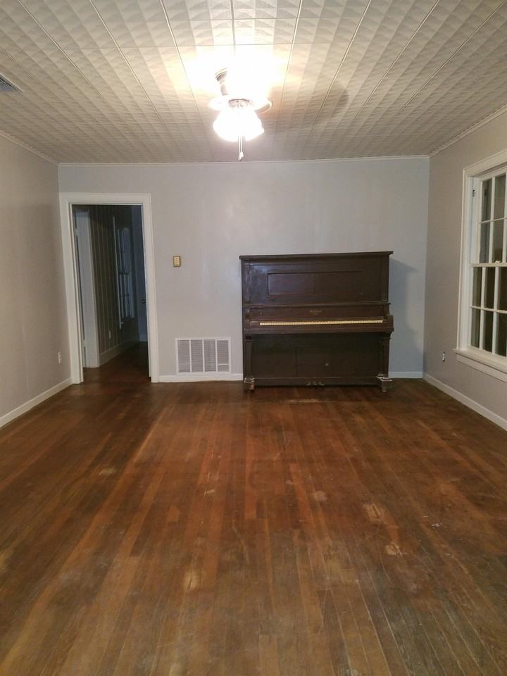 221 Leonard Dr #1 - Photo 2 of 21