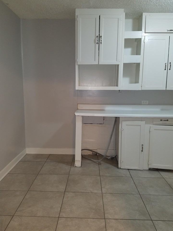 221 Leonard Dr #1 - Photo 5 of 21