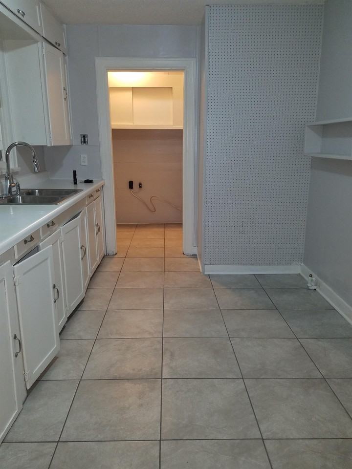 221 Leonard Dr #1 - Photo 7 of 21