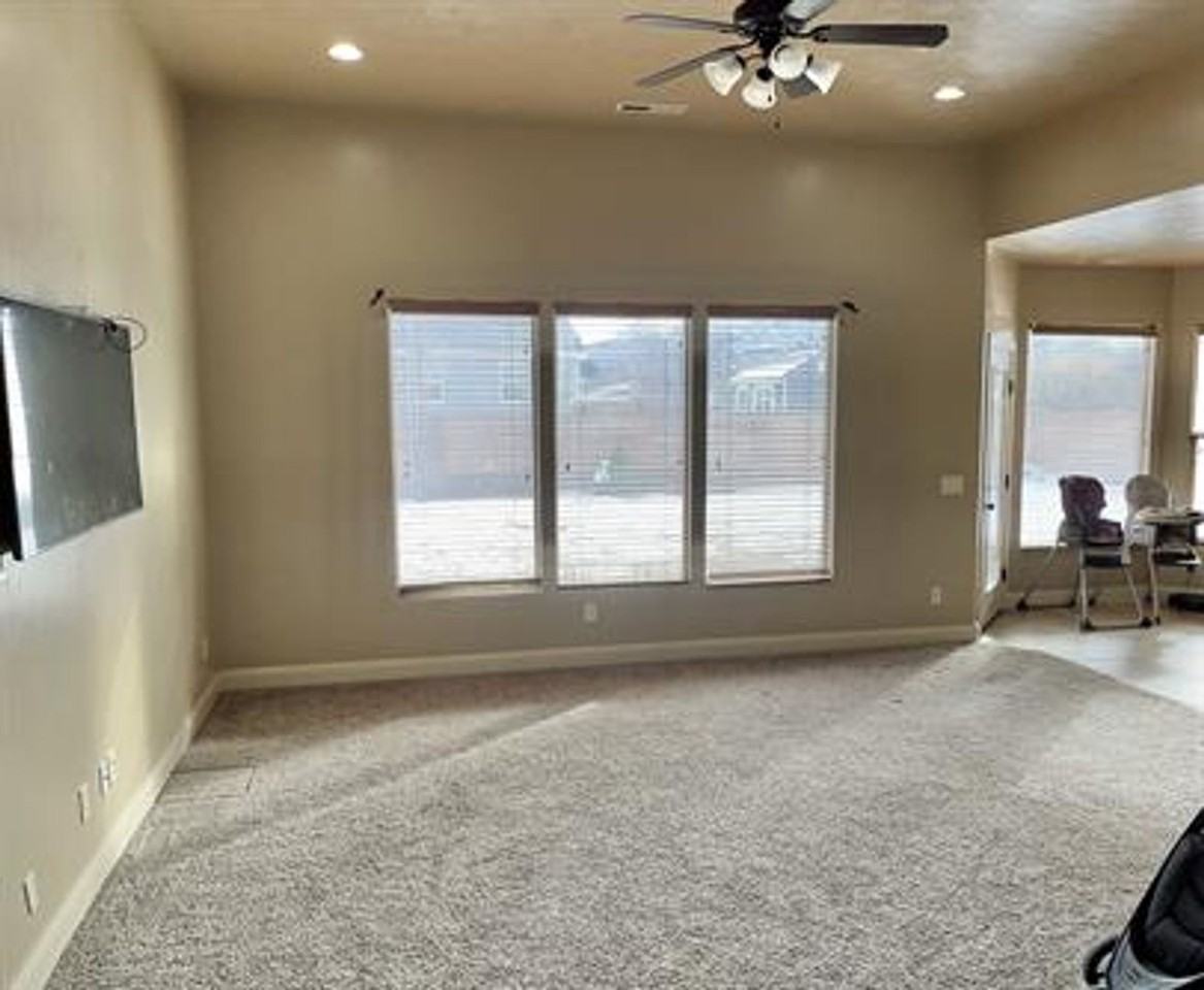 157 S 4100 W - Photo 5 of 12