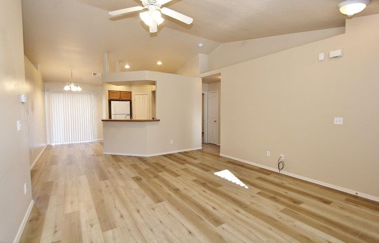 11644 W Mount Hood Ave - Photo 6 of 25