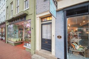 featured image of 822 Caroline St #4