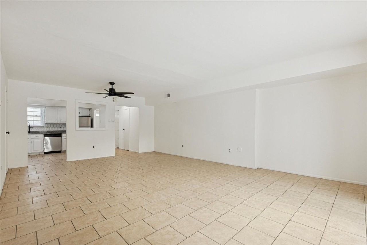 21 Cavendish Dr - Photo 5 of 32