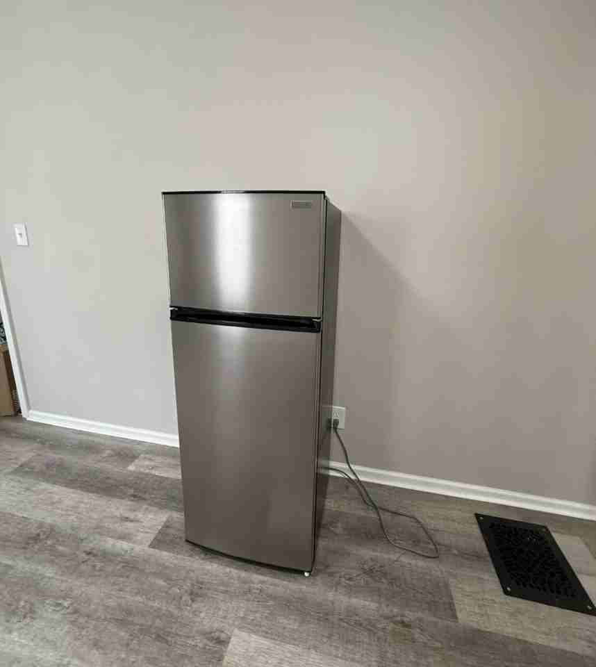 25 Parkview St #3 - Photo 5 of 8