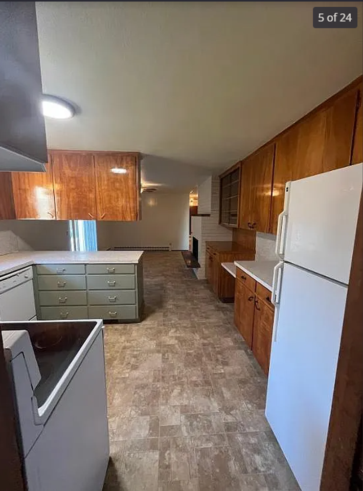 2284 Cedar Ln - Photo 5 of 24