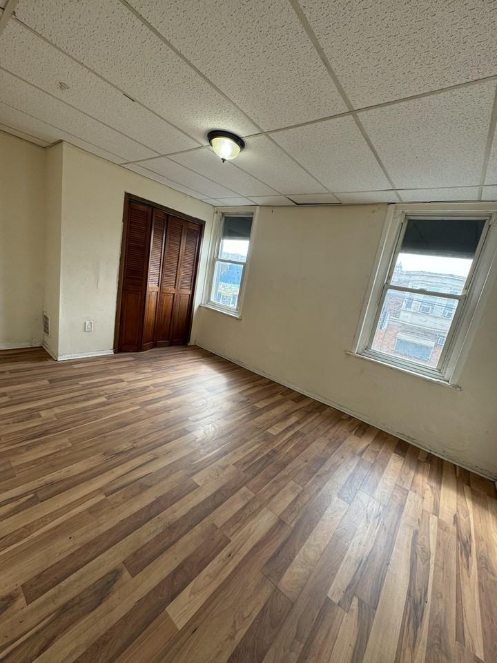 521 E Westmoreland St #1 - Photo 6 of 15