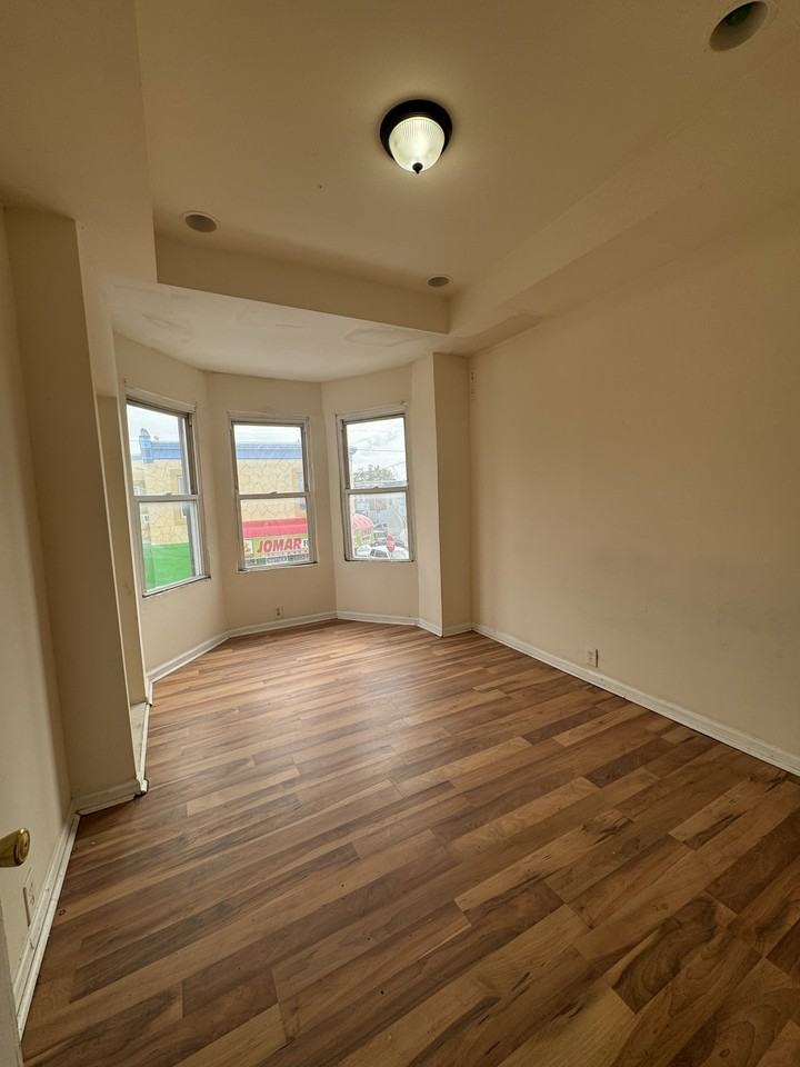 521 E Westmoreland St #1 - Photo 7 of 15