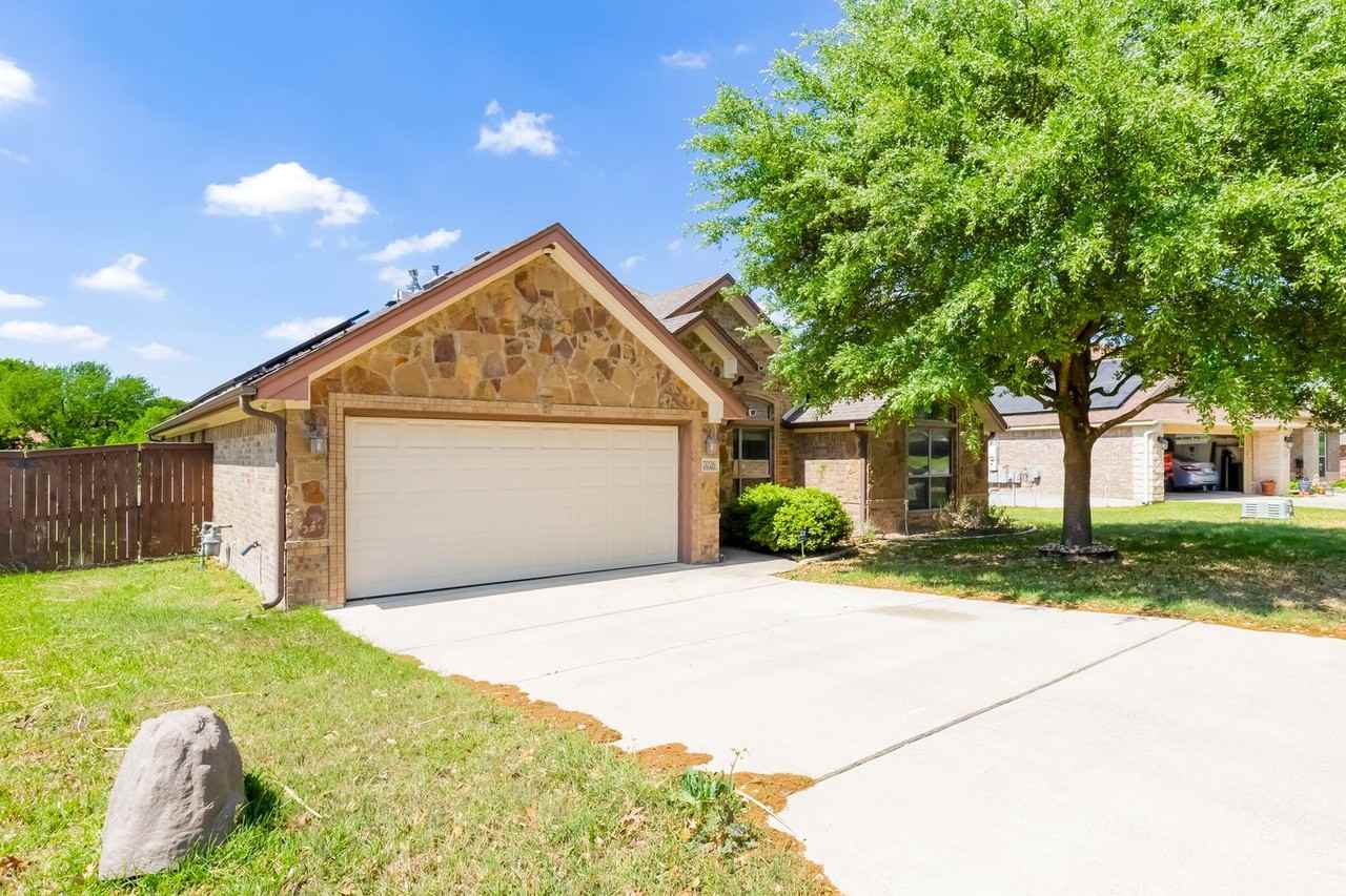 7026 Chimney Hill Dr - Photo 3 of 34