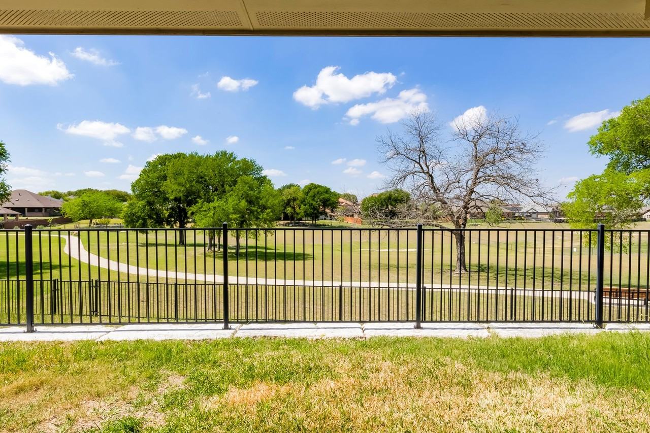 7026 Chimney Hill Dr - Photo 5 of 34