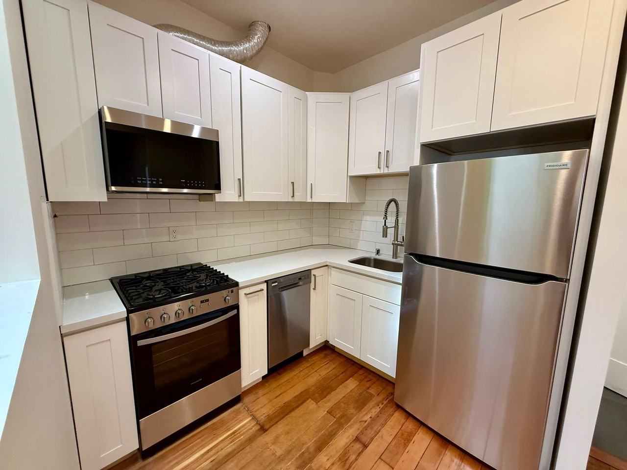 1130 Clement St - Photo 4 of 13