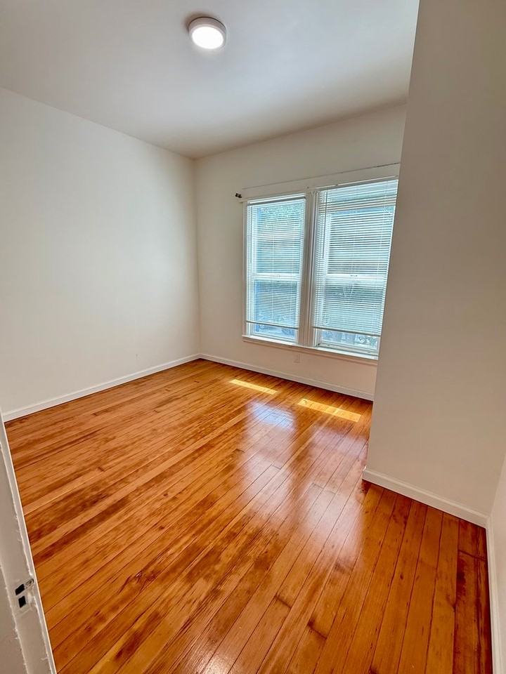 1130 Clement St - Photo 7 of 13