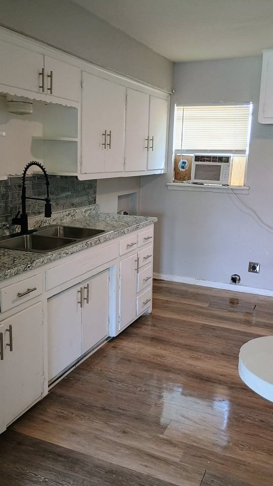 1046 Star St #1 - Photo 4 of 16