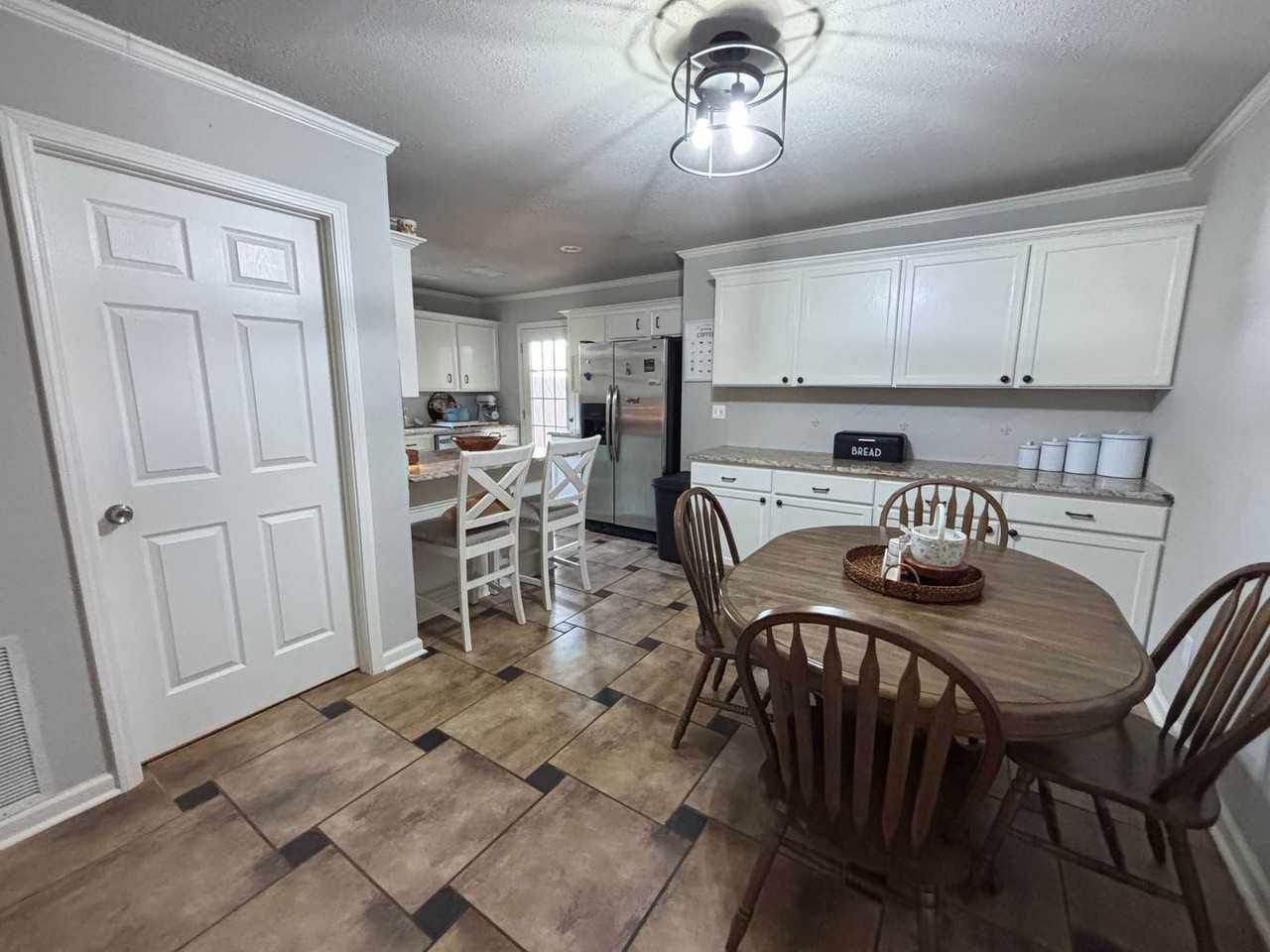 2511 Palmetto Dr - Photo 4 of 20