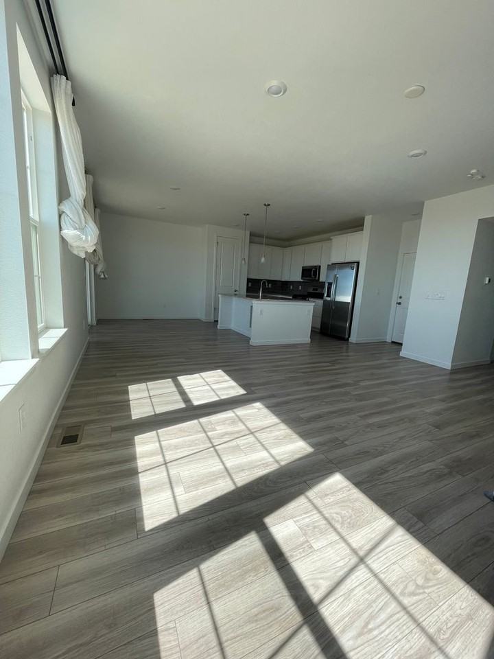 762 176th Ave - Photo 2 of 22