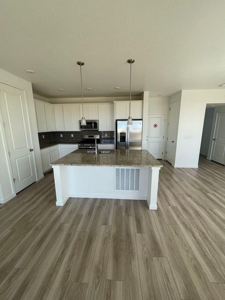 762 176th Ave - Photo 3 of 22