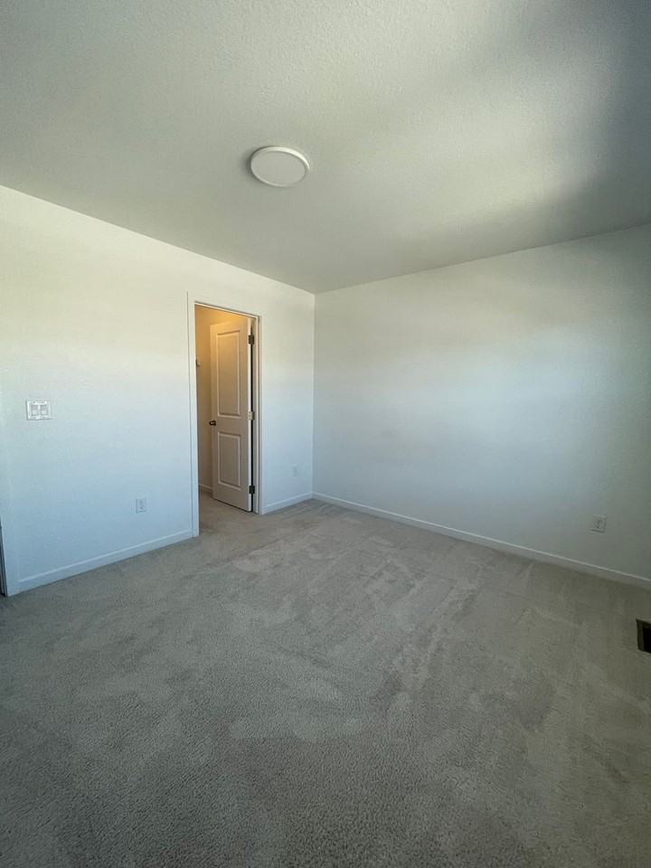 762 176th Ave - Photo 5 of 22