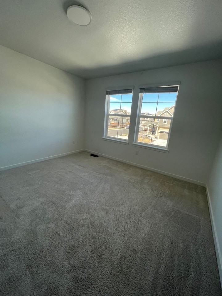 762 176th Ave - Photo 6 of 22