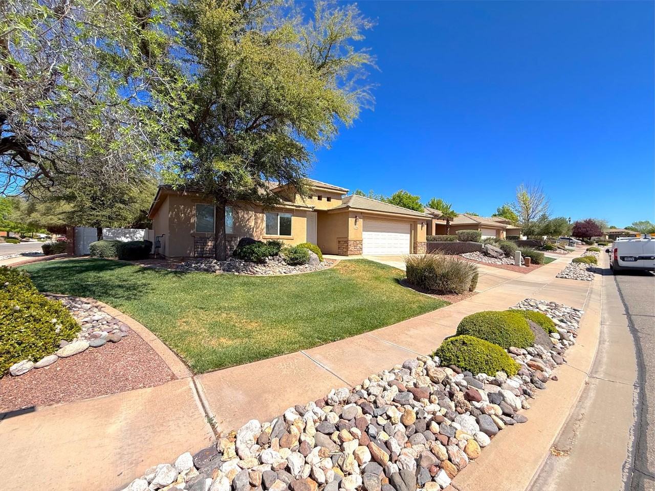 2196 W 1390 N - Photo 2 of 25