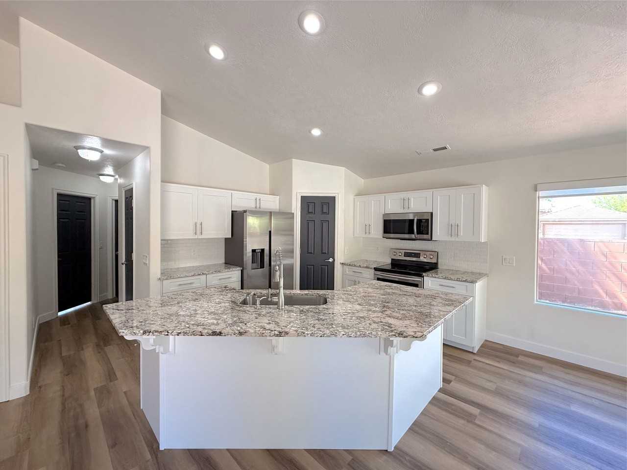 2196 W 1390 N - Photo 7 of 25