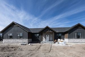 featured image of 582 Aspen Ave