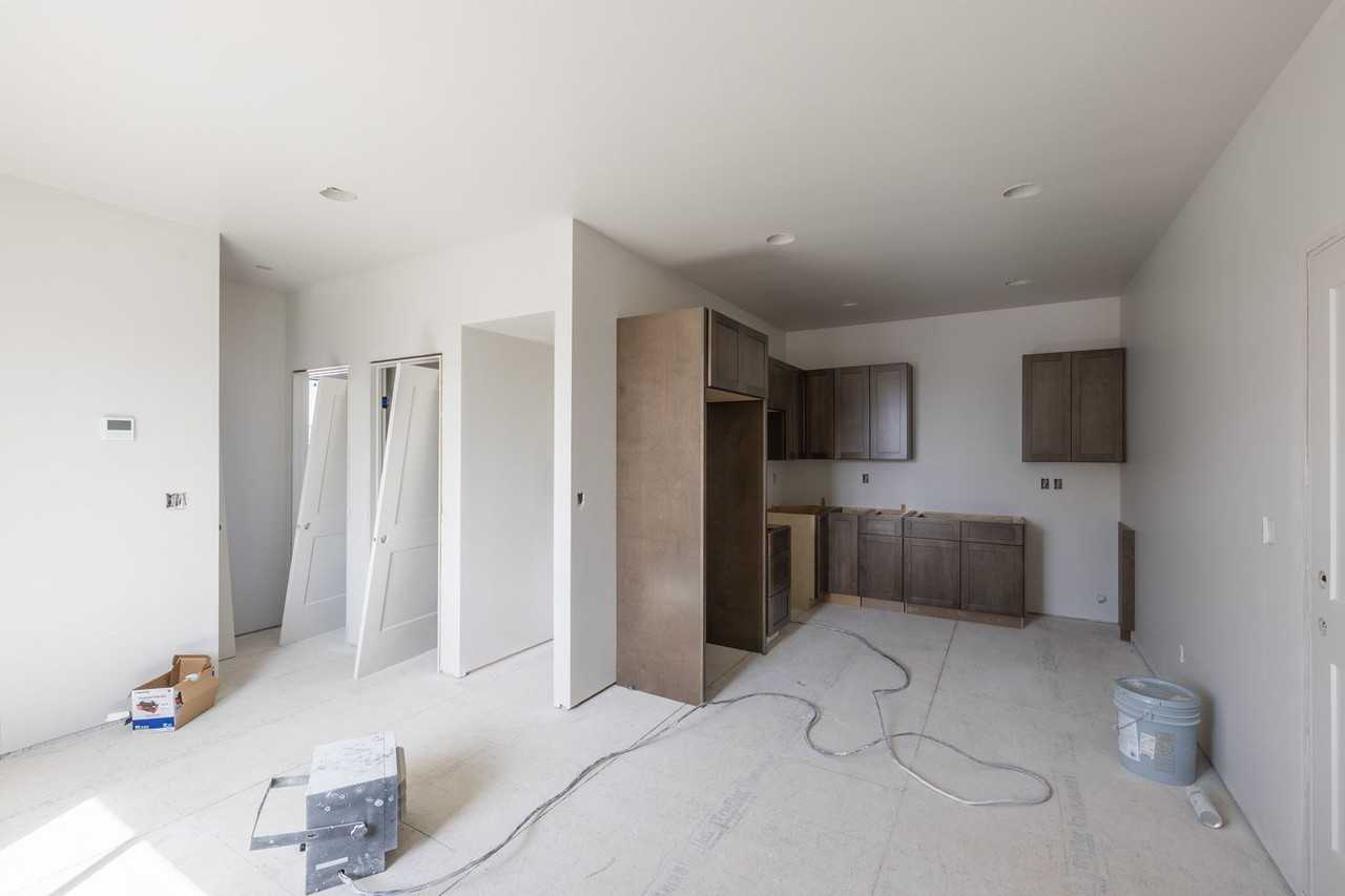 582 Aspen Ave - Photo 4 of 11