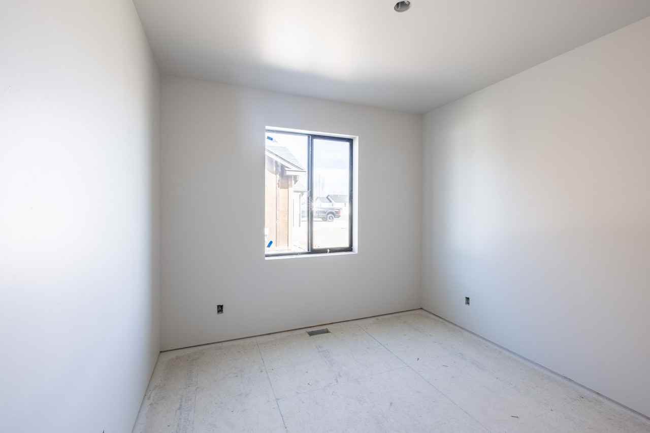 582 Aspen Ave - Photo 7 of 11