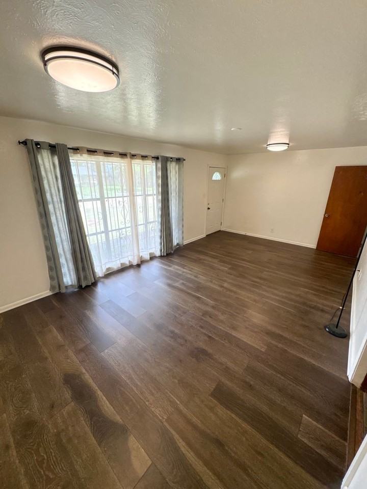 409 Chickasaw Trl - Photo 2 of 9