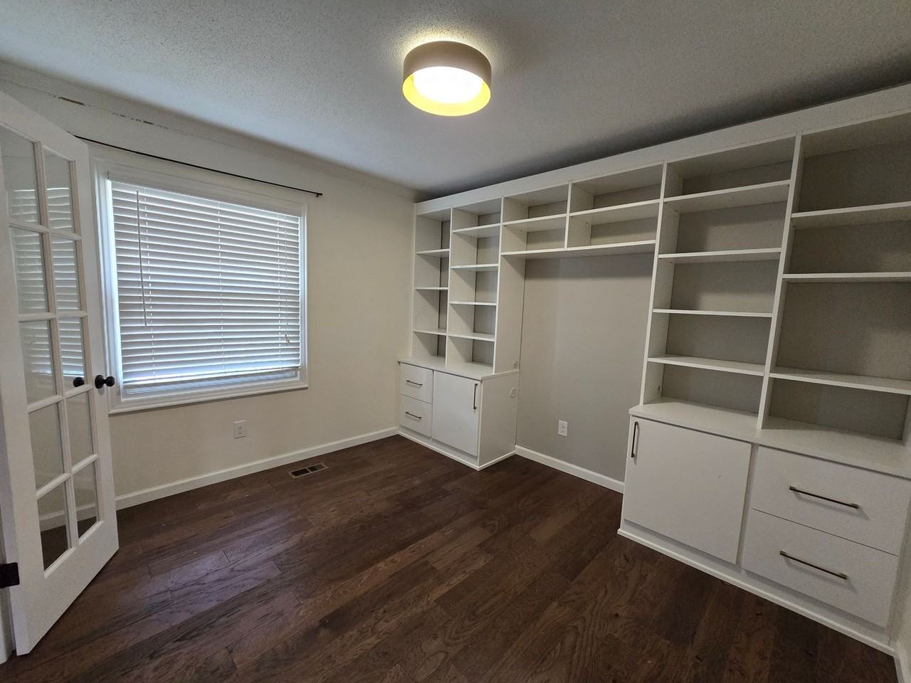 3456 Regiment Dr - Photo 4 of 31