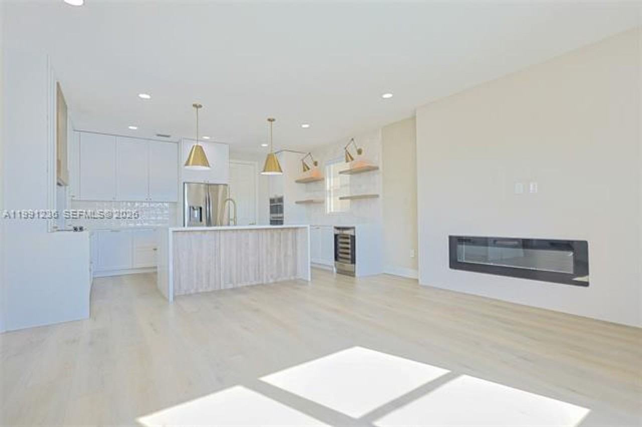 8800 Nw 98th Ct - Photo 4 of 41