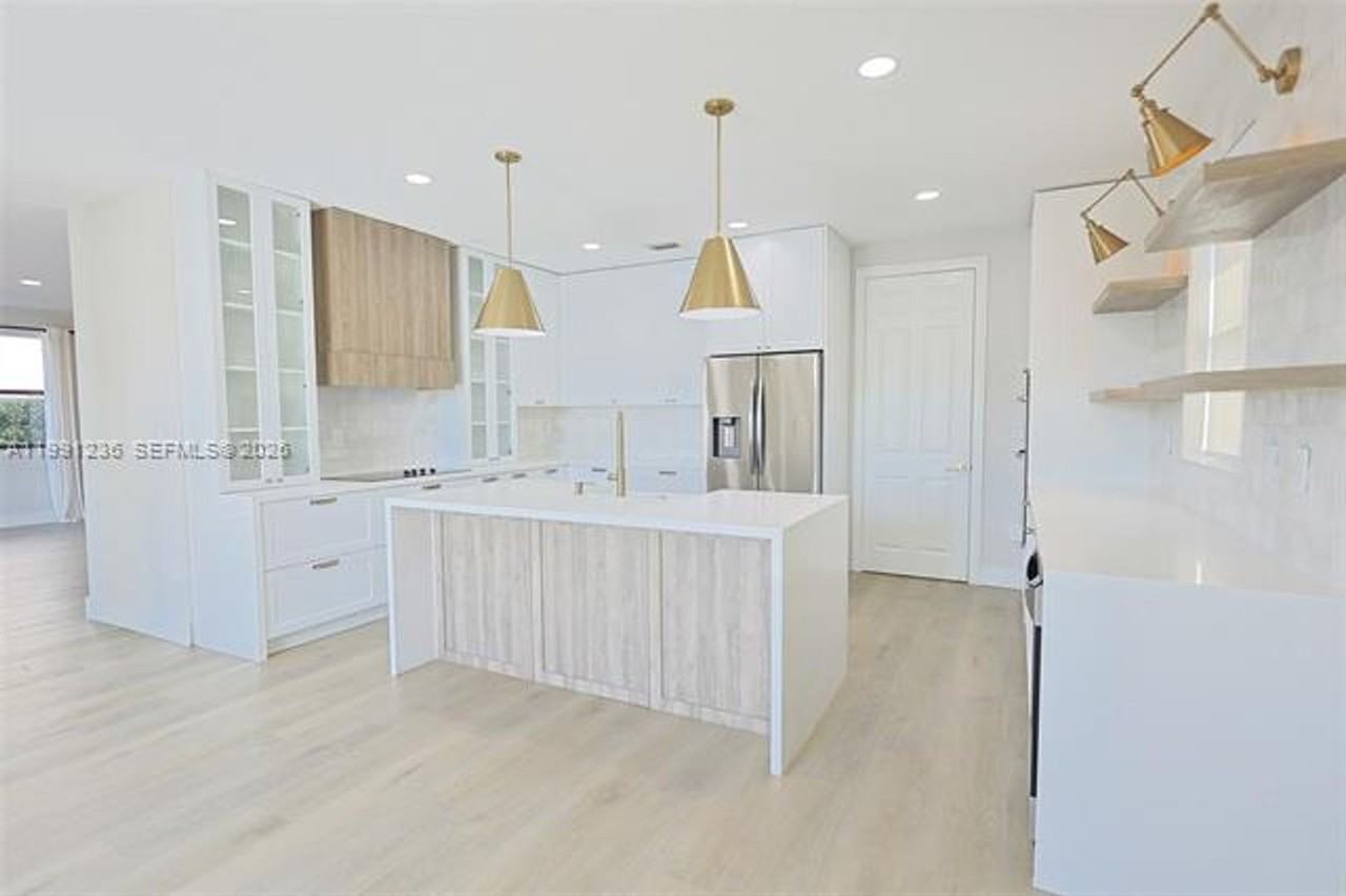 8800 Nw 98th Ct - Photo 5 of 41