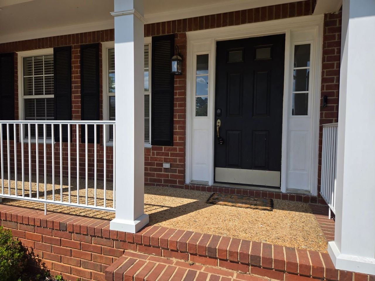 4517 Crosland Dr - Photo 4 of 27