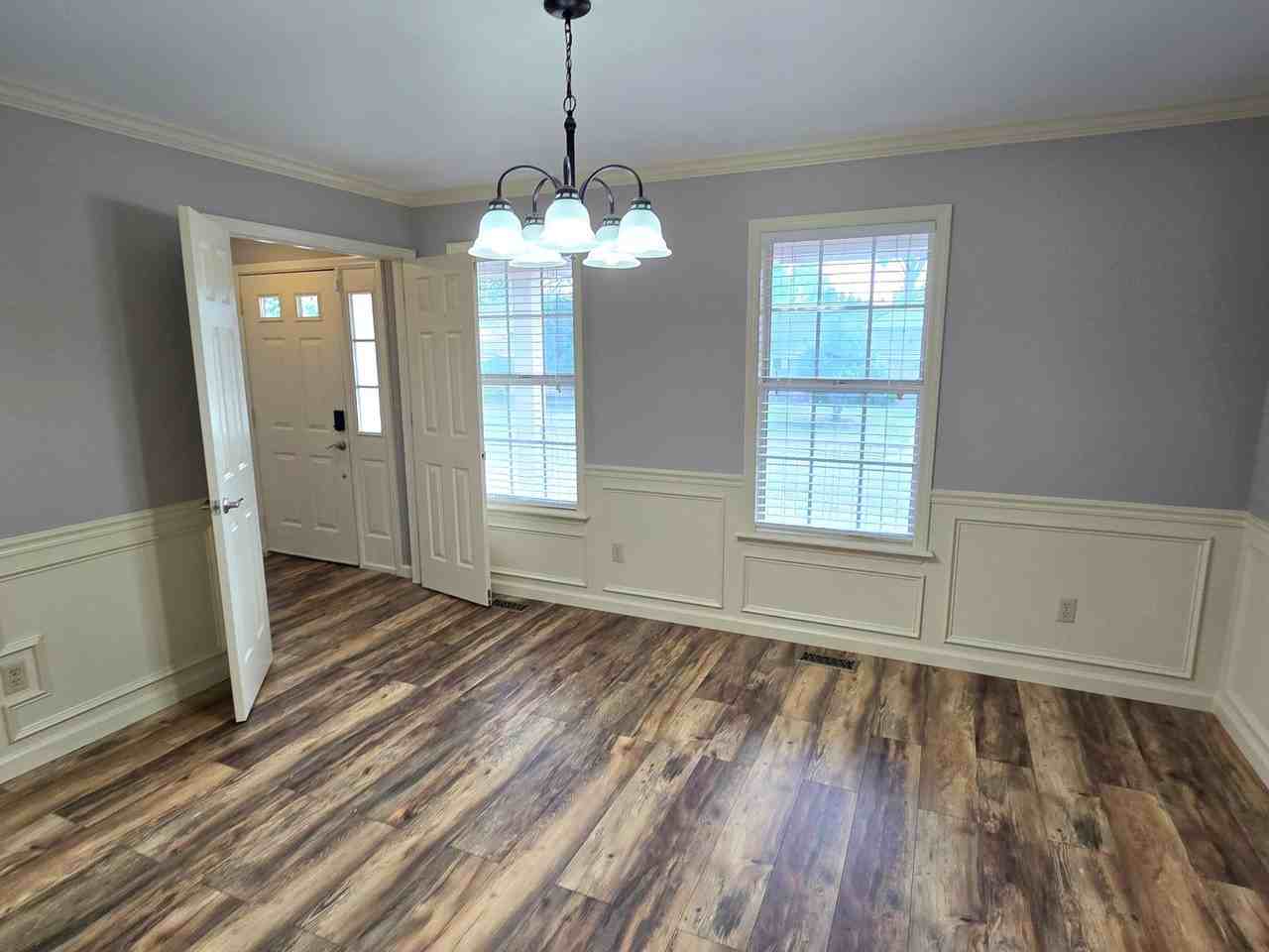 4517 Crosland Dr - Photo 6 of 27