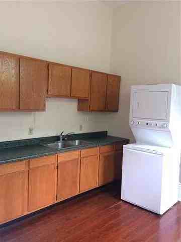 1731 Amelia St - Photo 4 of 9