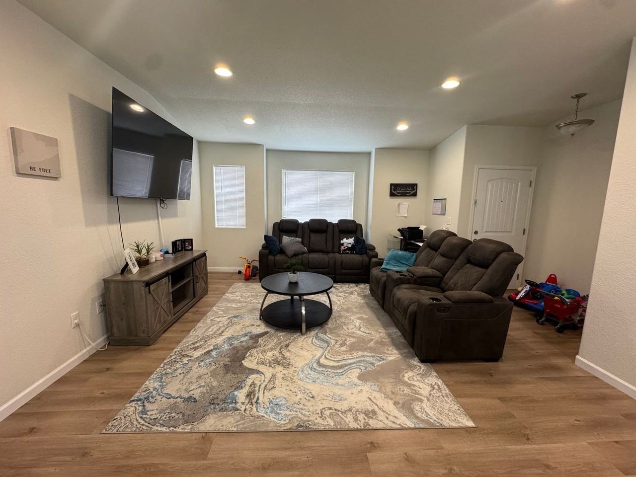 894 Petra Hts - Photo 3 of 14