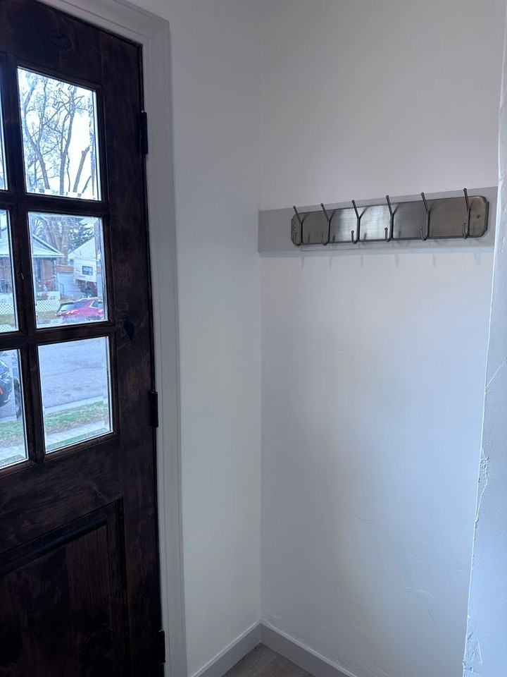 455 2nd St - Photo 3 of 33