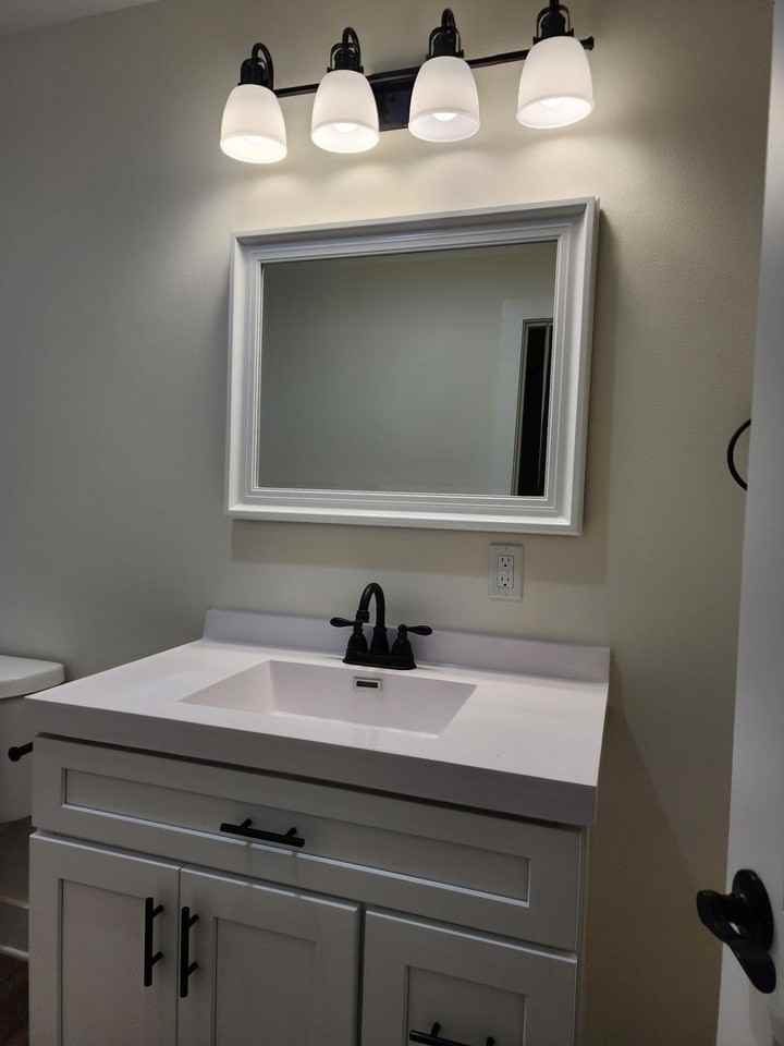 521 Landing Ave - Photo 2 of 5