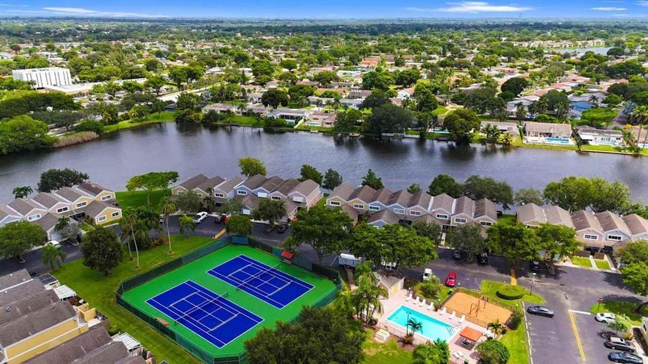 1441 Nw 122nd Ter - Photo 4 of 10