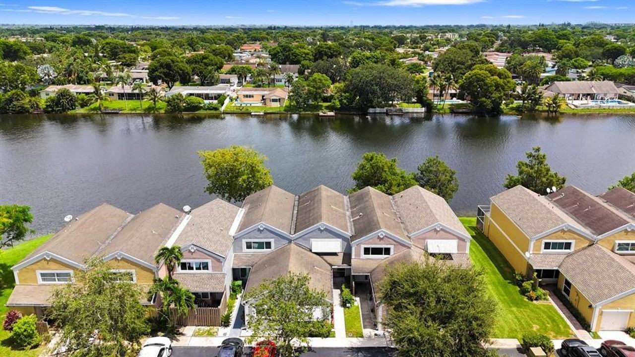 1441 Nw 122nd Ter - Photo 6 of 10