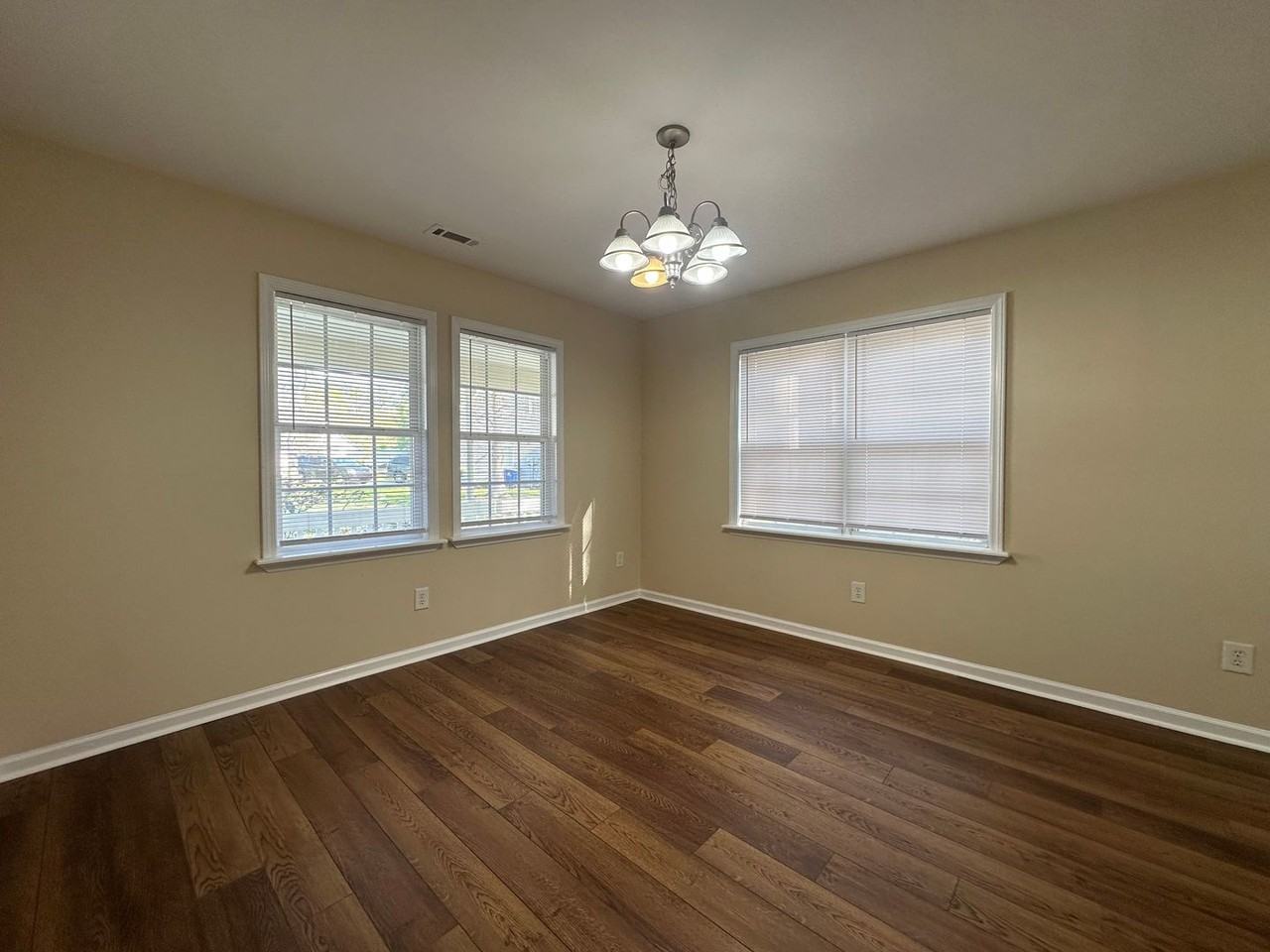 204 Grandford Pl - Photo 7 of 45