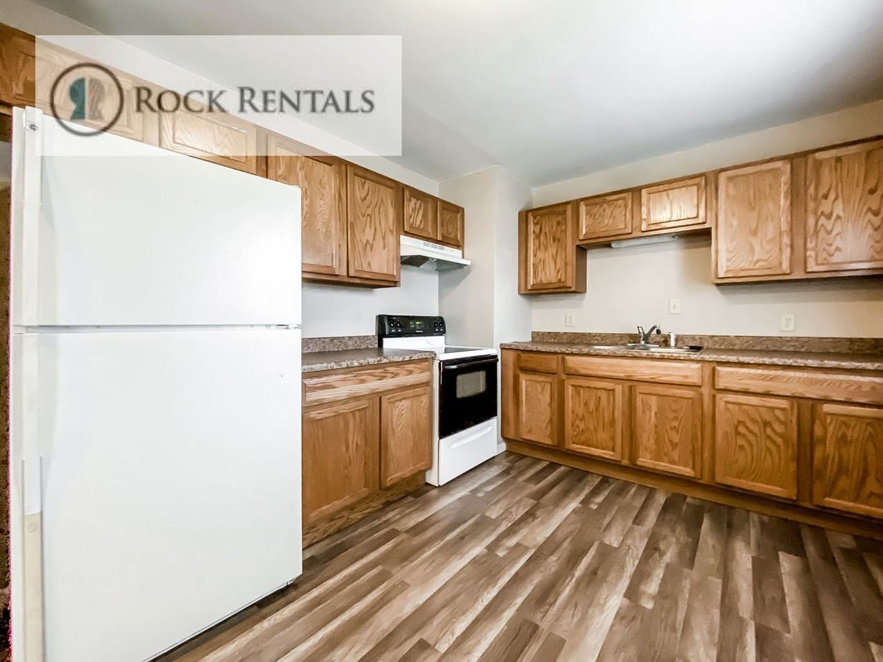 19 Sunset Dr - Photo 2 of 12