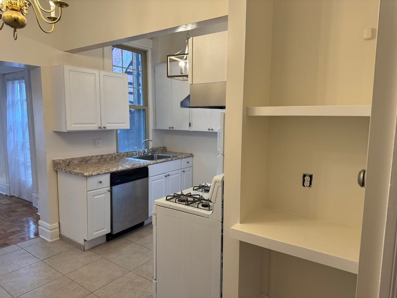 5431 Howe Street - Photo 7 of 44